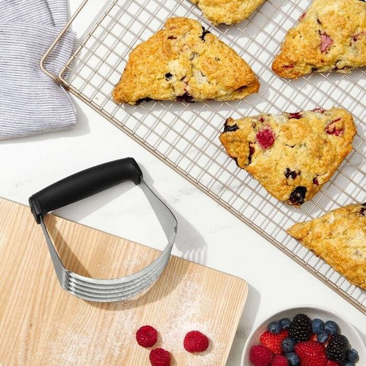 1124200 Bladed Dough Blender